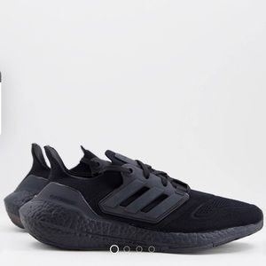 Adidas ultraboost 22 triple black US 12 NEW